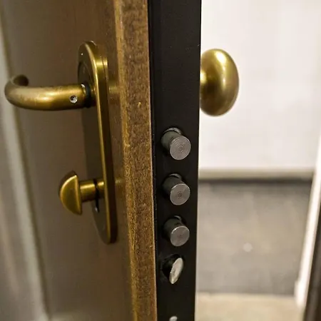 Apartment Nicma, A Small Candy Box In The Center *